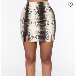 Fashion Nova Snake print mini skirt